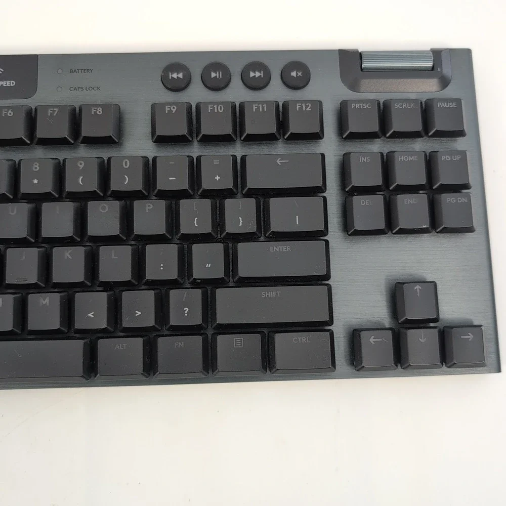 Logitech working pre